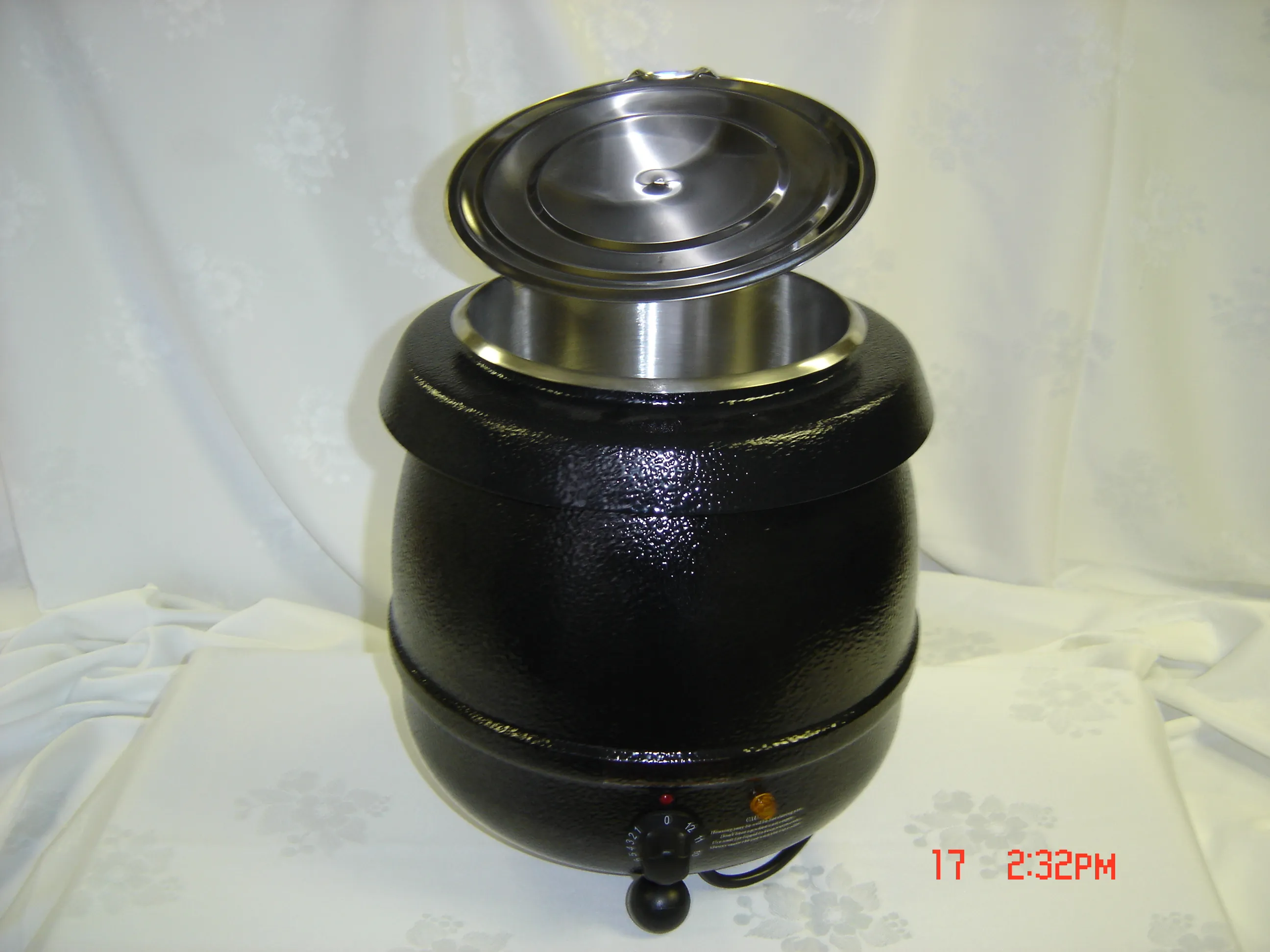 Electric Soup-gravy Warmer for rent at Gervais Rentals - Main View